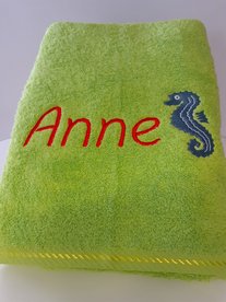 Handtuch bestickt mit Seepferdchen